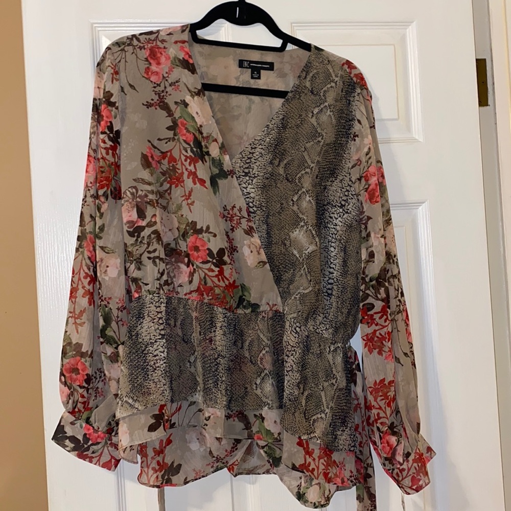 NWT I-N-C Garden Party Blouse